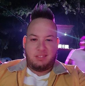 Meet your Posher, Carlos